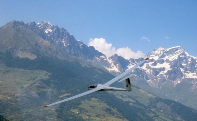  Flugzeug, in dem wir den Start durchführen 